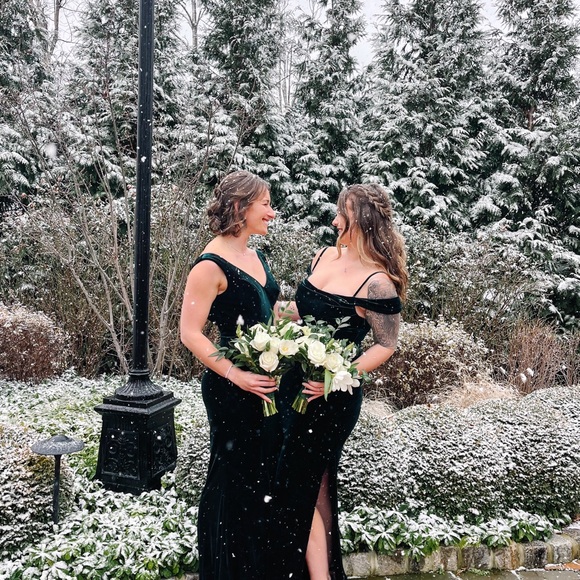 Revelry Sienna Velvet size 8 in color Classic Emerald - Picture 4 of 4